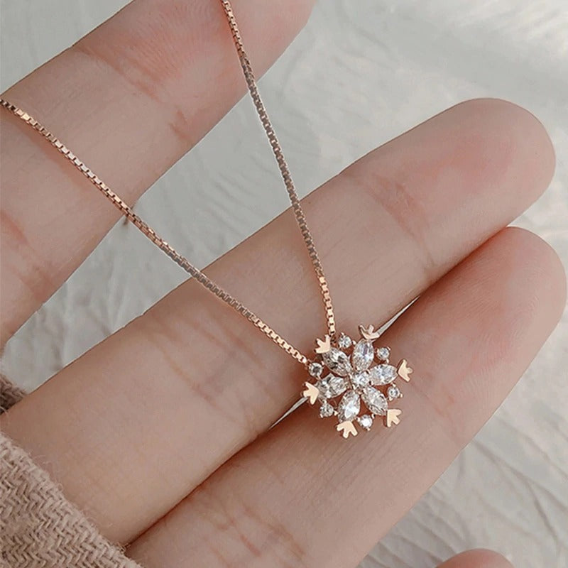 AARVO Snowflake Necklace - NKL1003